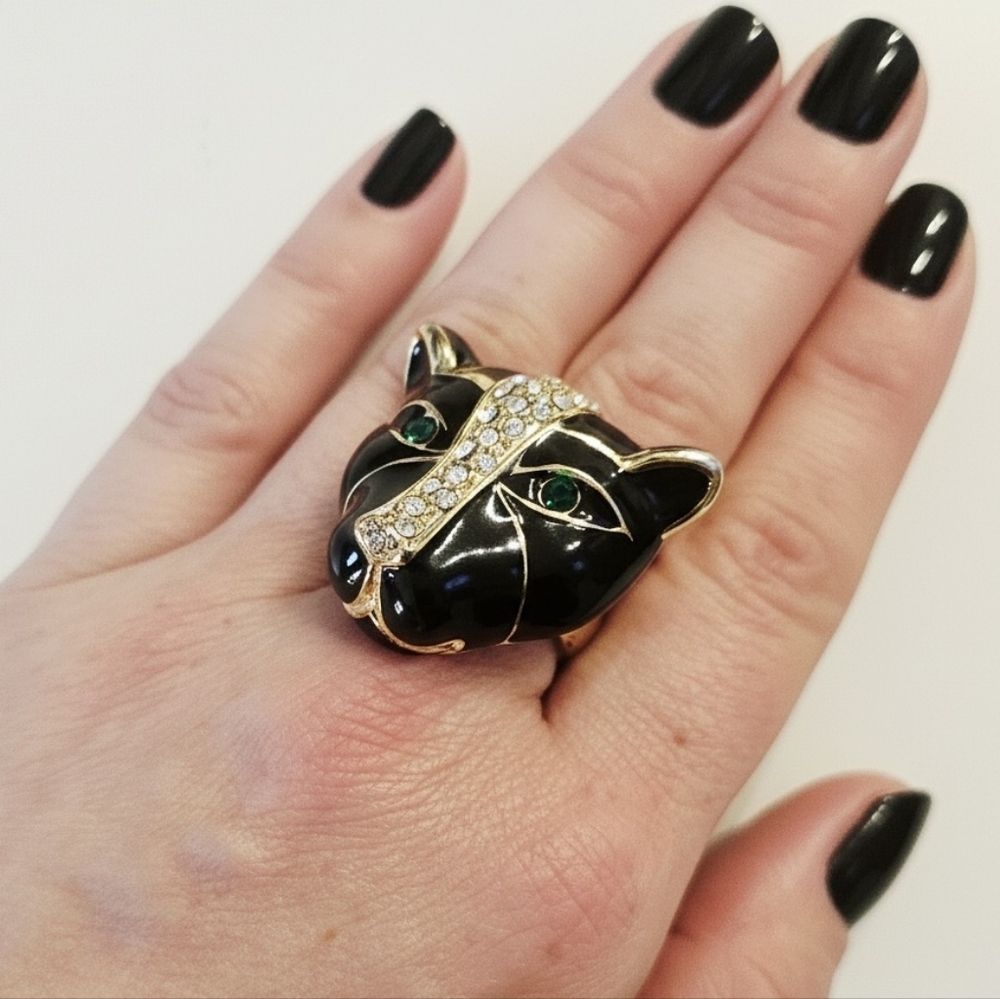 Elegant Black Panther Ring with Gold Accents